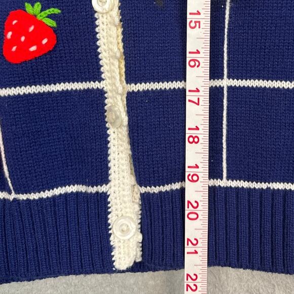 Vintage Strawberry Knit Vest Blue White Red Size L Grandmacore Cottagecore - Picture 5 of 6